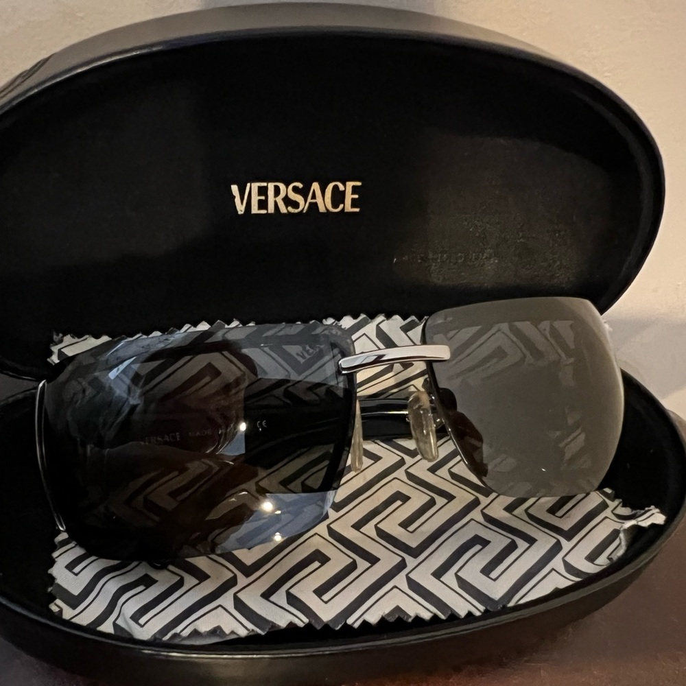 Versace Black Sunglasses in EUC